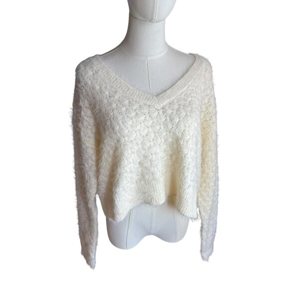 Volcom Ivory Textured Fuzzy V-Neck cropped Sweater Women’s Size L | NWT $70 - Picture 2 of 7